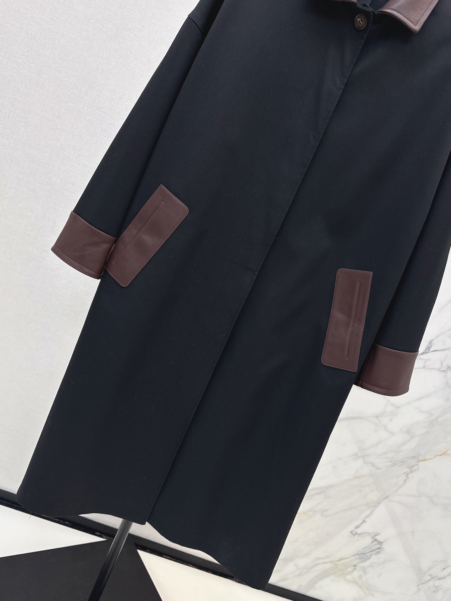 Her 25fw trench coats