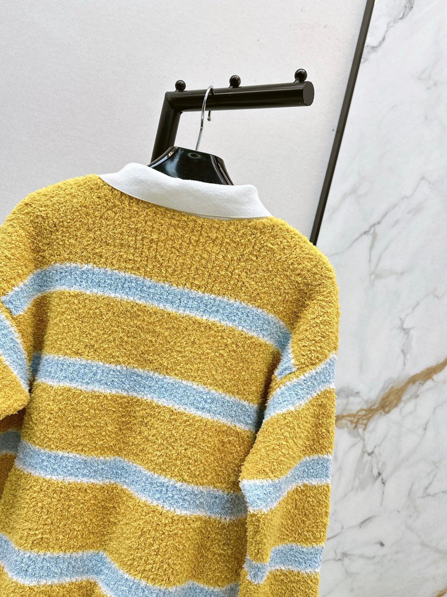 Celi 25fw tripe sweater