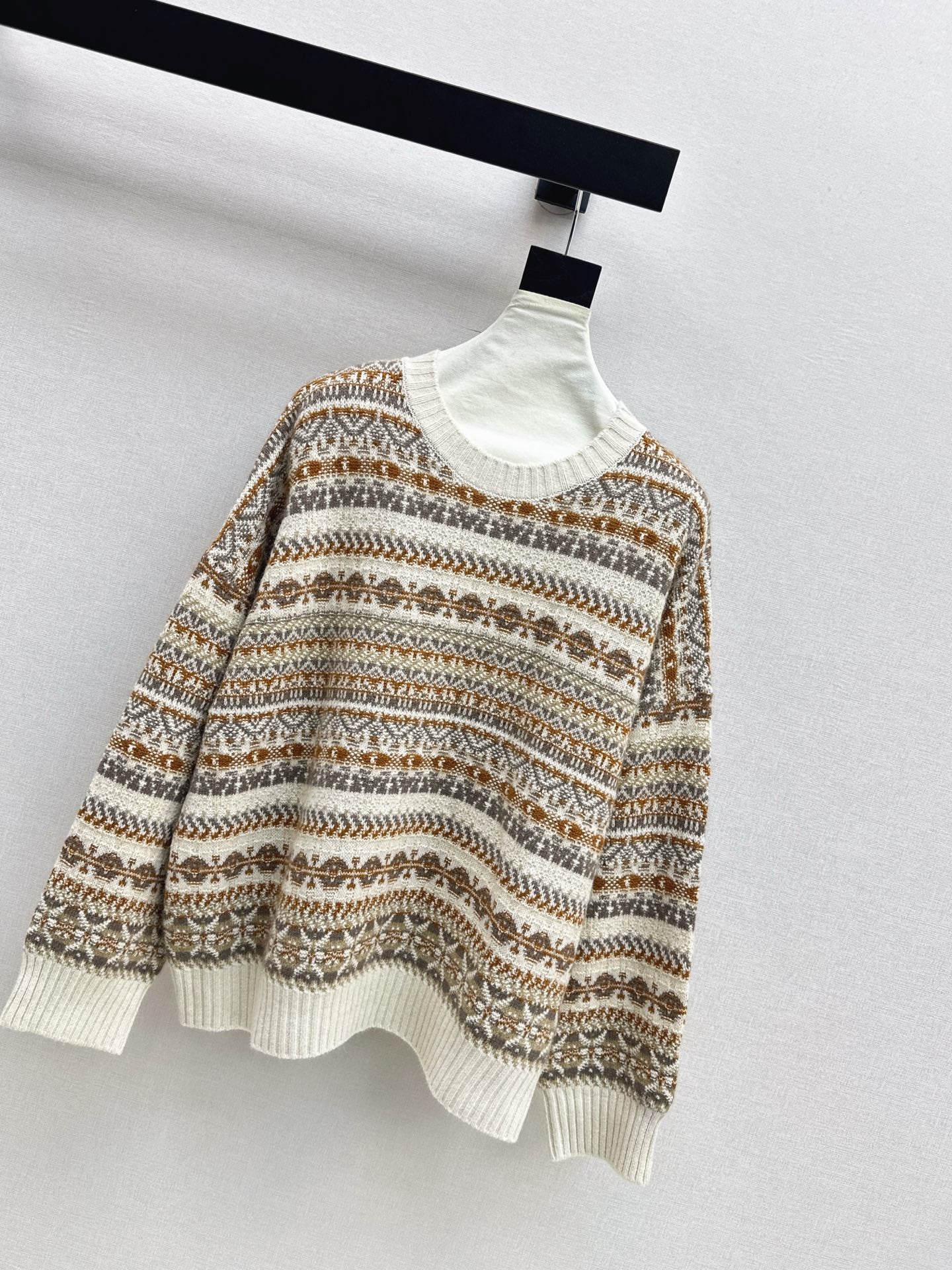 Loro 25fw knitted sweater