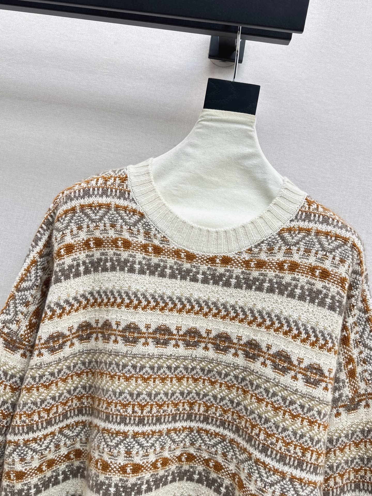 Loro 25fw knitted sweater