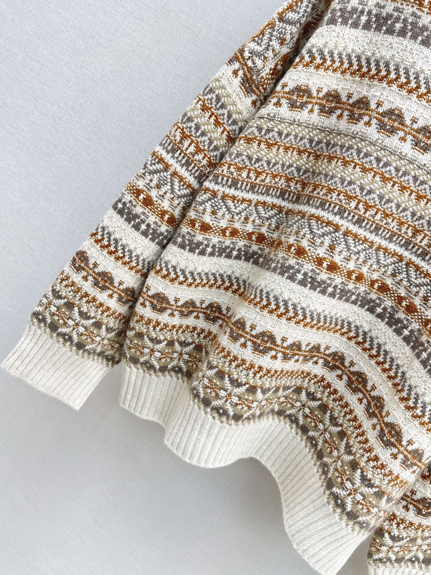 Loro 25fw knitted sweater