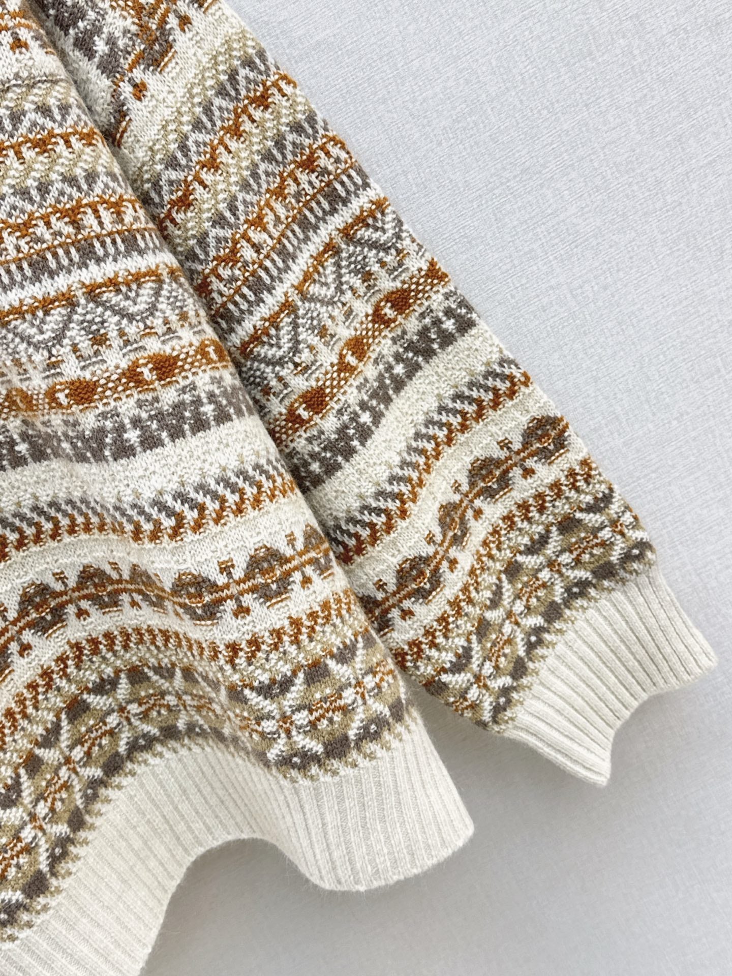 Loro 25fw knitted sweater