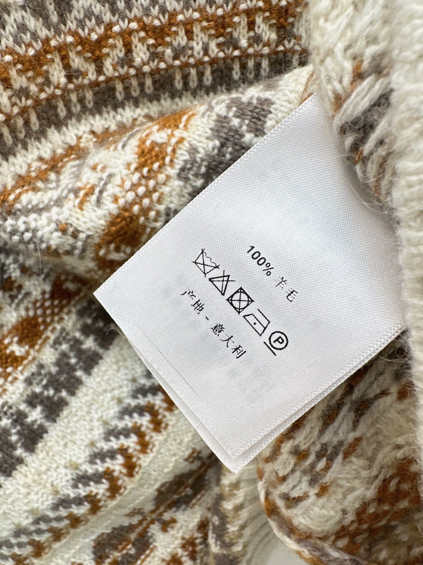 Loro 25fw knitted sweater