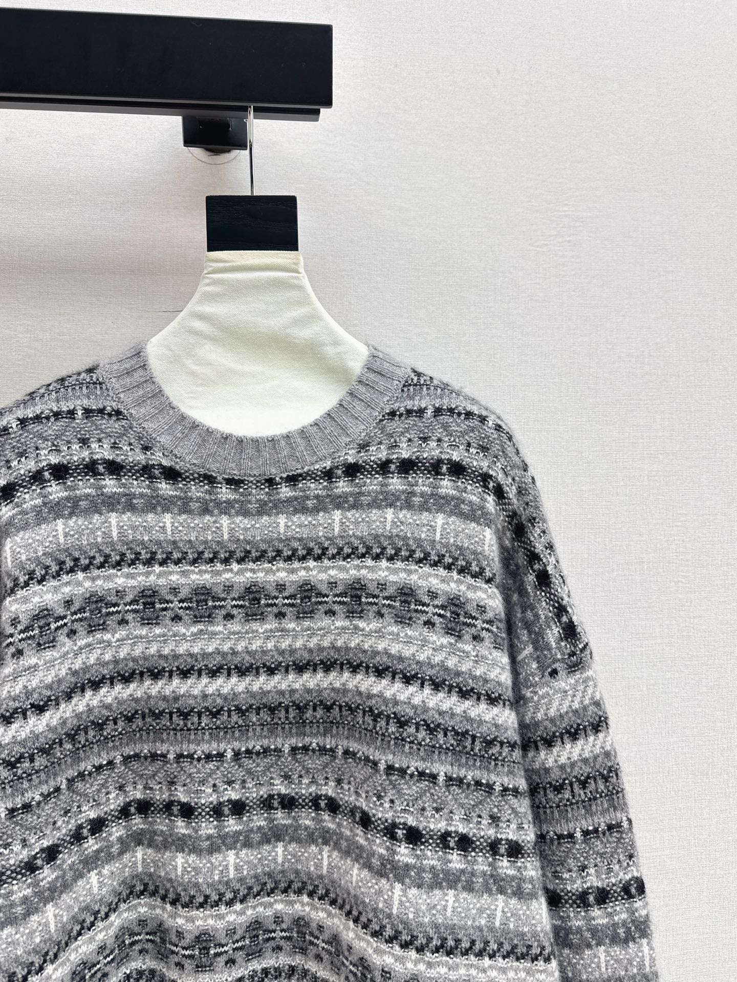 Loro 25fw knitted sweater