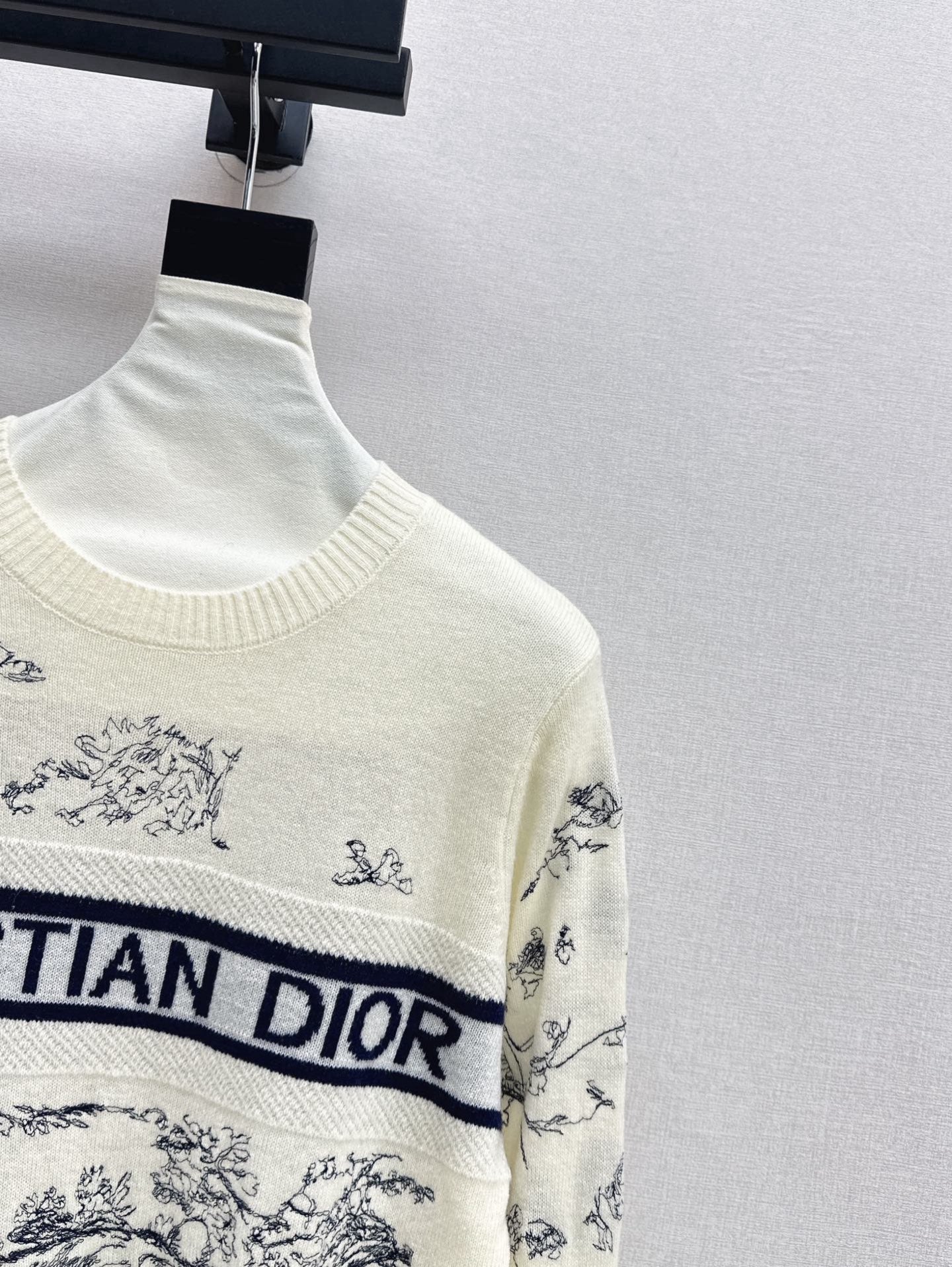 CD 25fw embroidery sweater