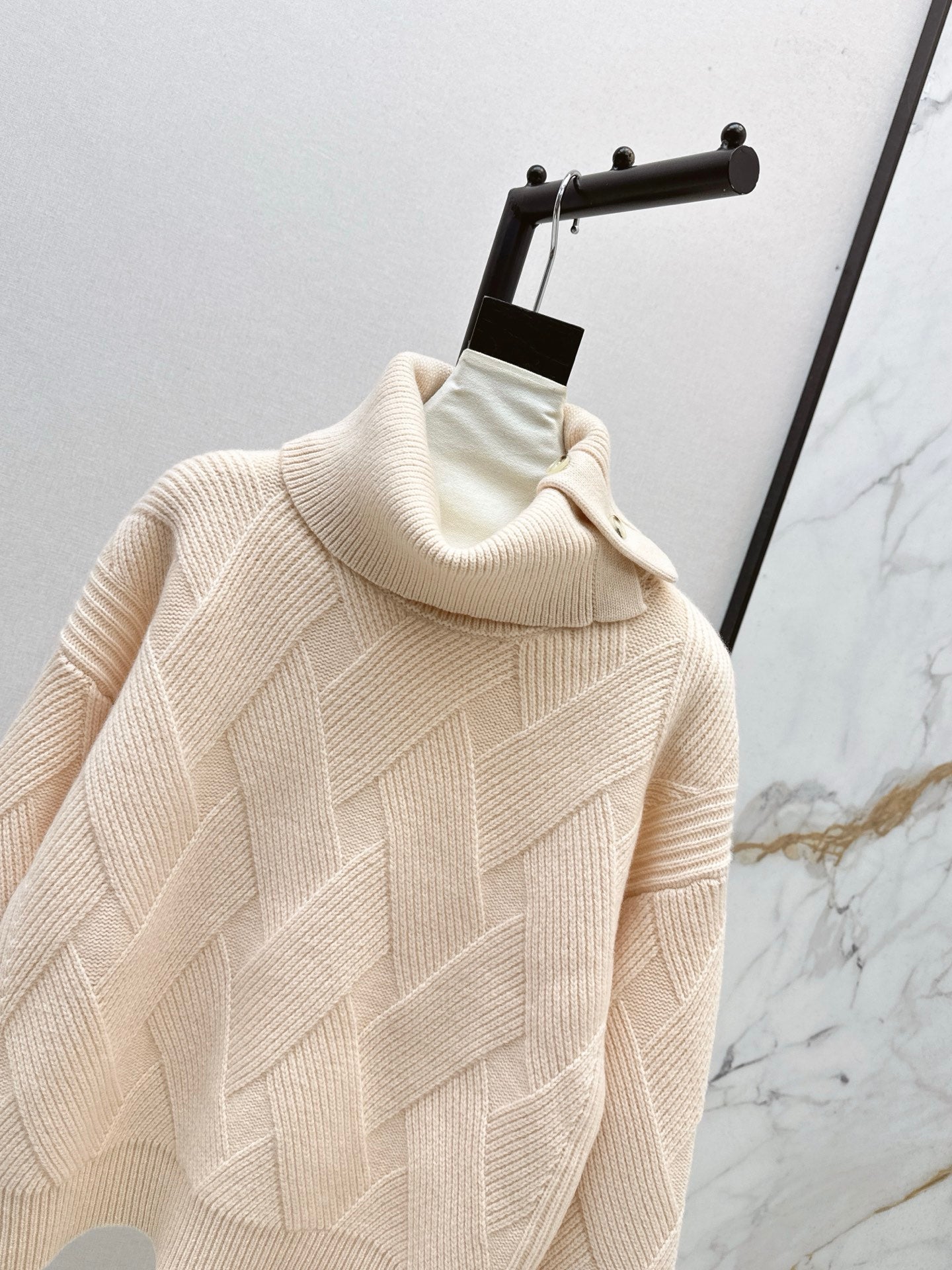 Herm 25fw turtleneck sweater