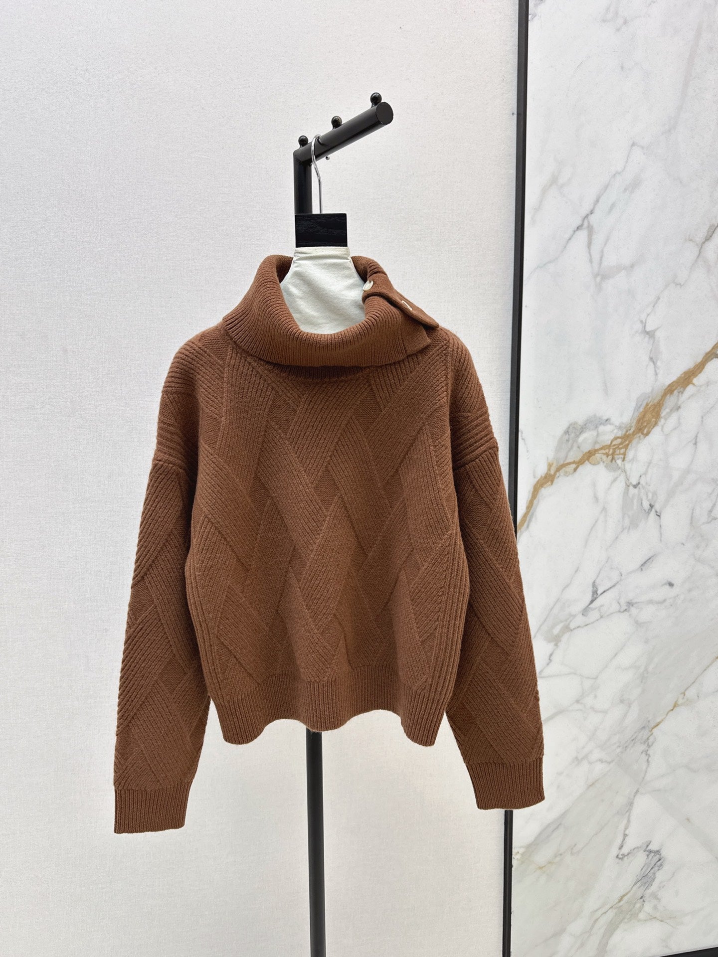 Herm 25fw turtleneck sweater
