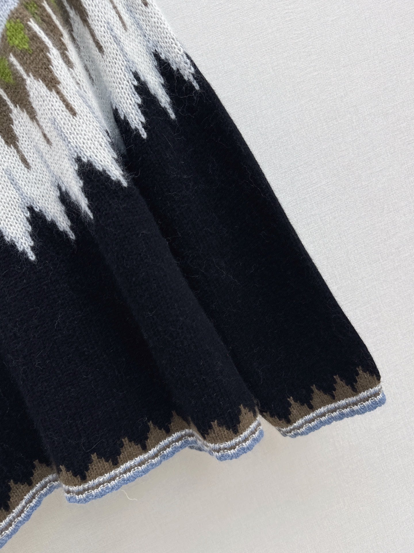 Loro 25fw wool sweater