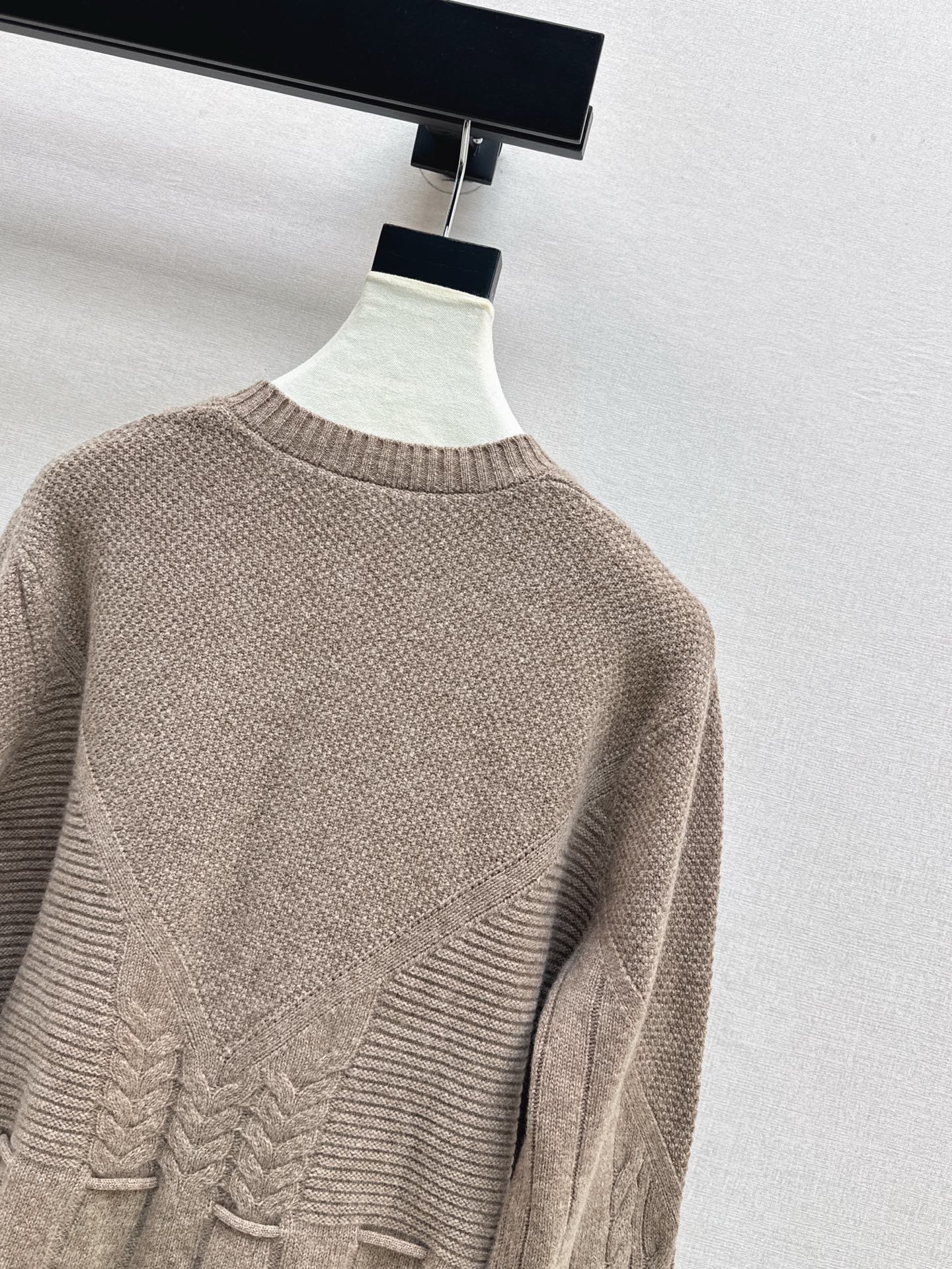 Chan 25fw sweater