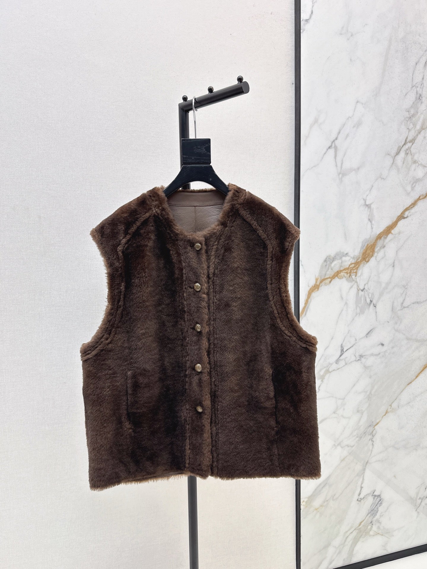 Loro 25fw fur leather vest