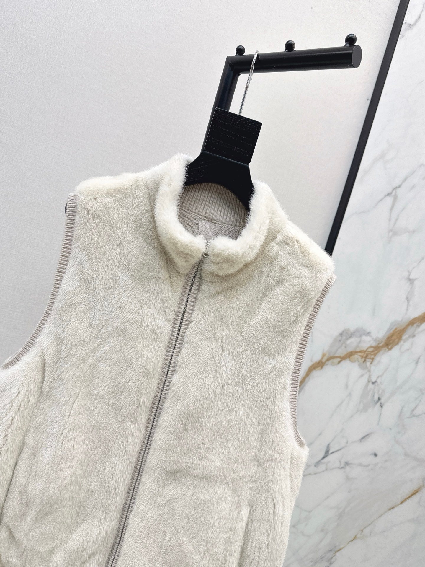 Loro 25fw reversible vest