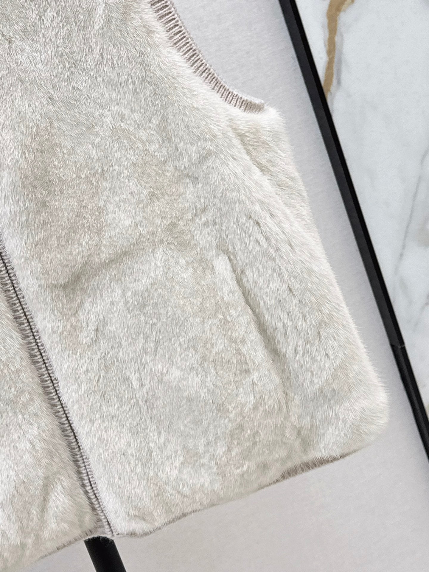 Loro 25fw reversible vest