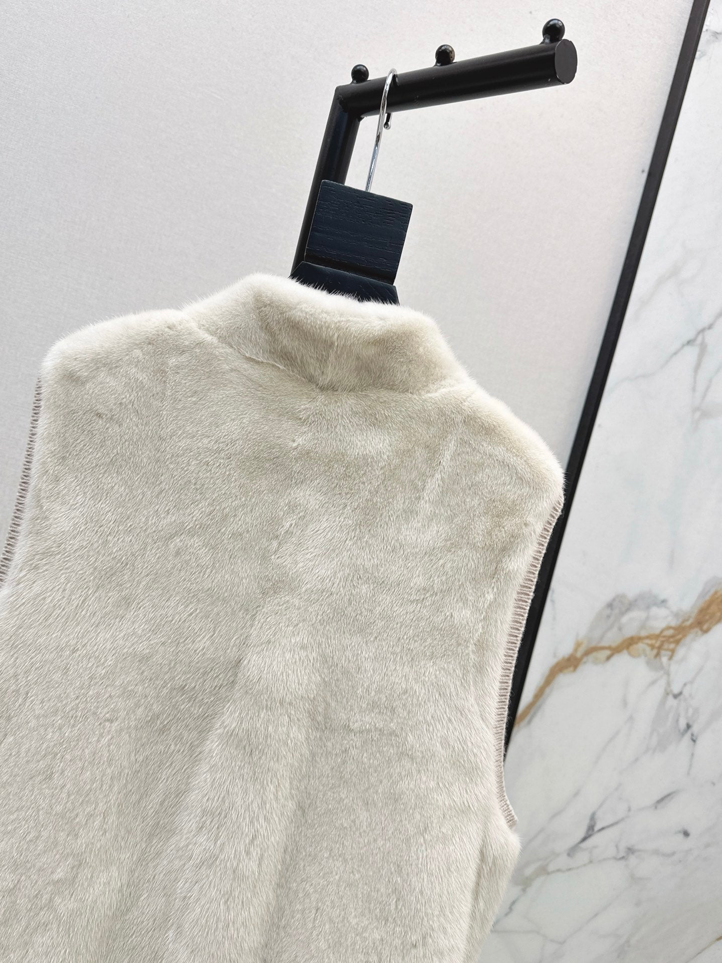 Loro 25fw reversible vest