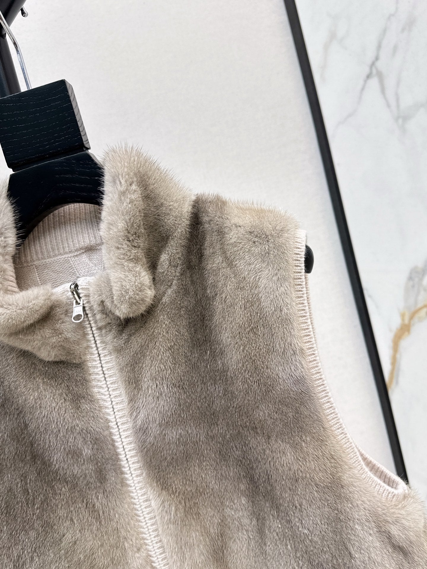 Loro 25fw reversible vest