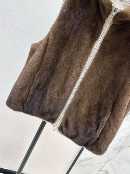 Loro 25fw reversible vest