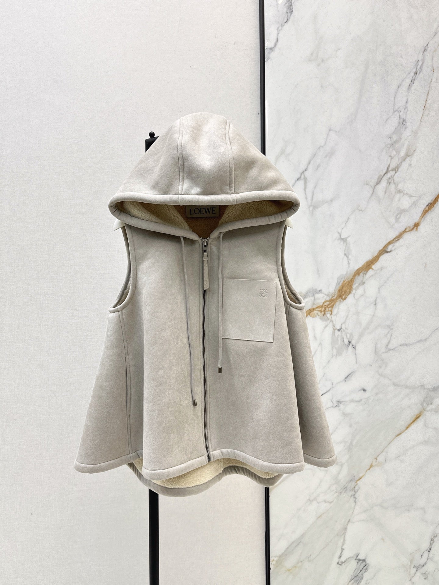 Loe 25fw hooded vest