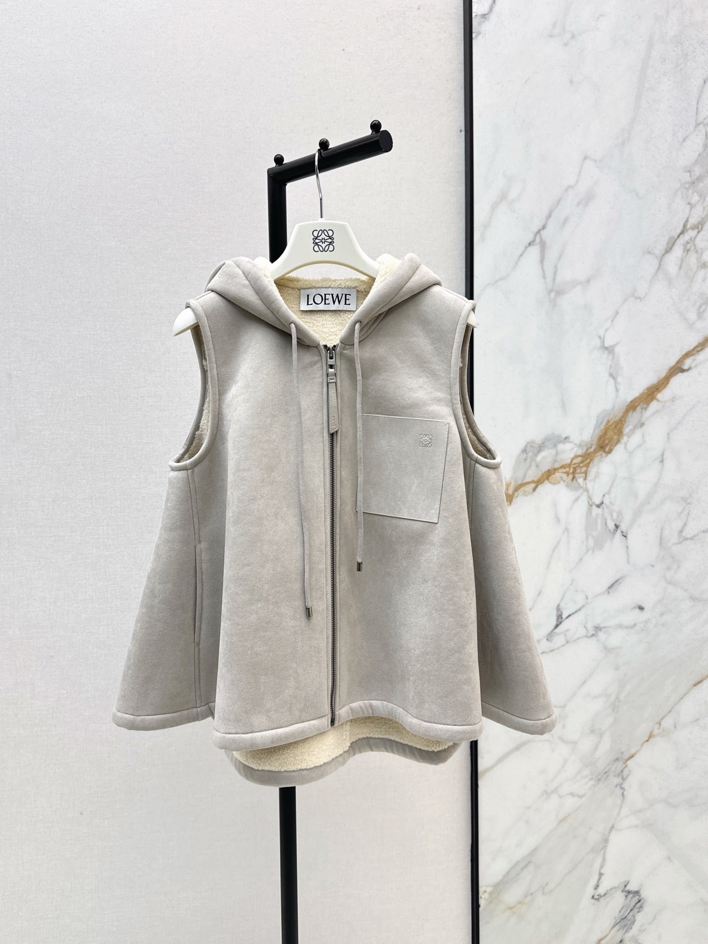 Loe 25fw hooded vest