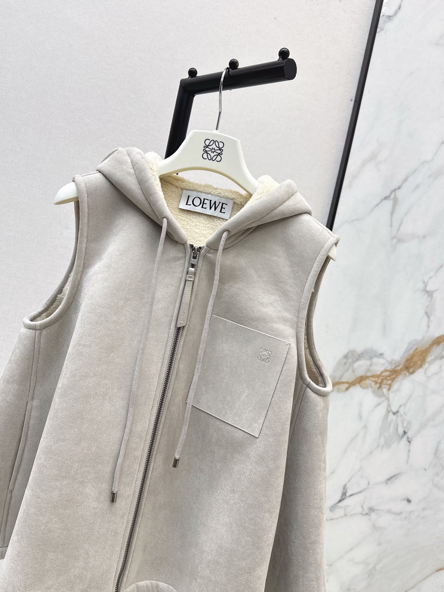Loe 25fw hooded vest
