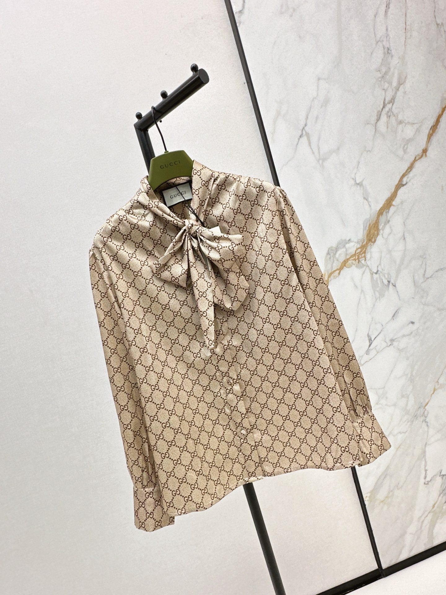 Guc 25fw ribbon shirt