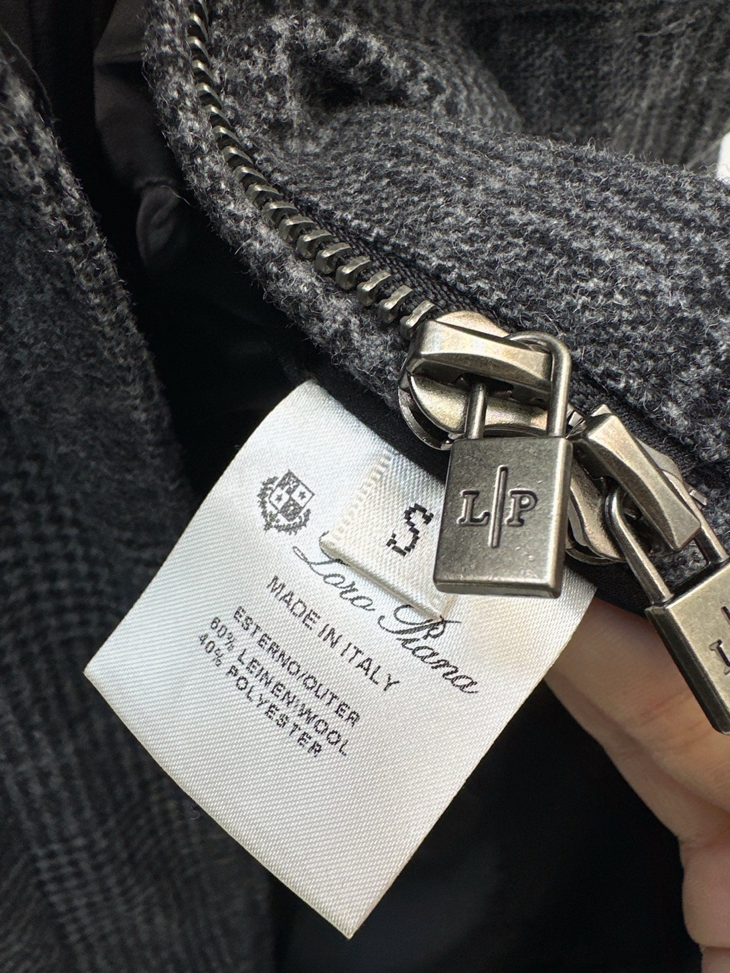 Loro 25fw plaid jacket