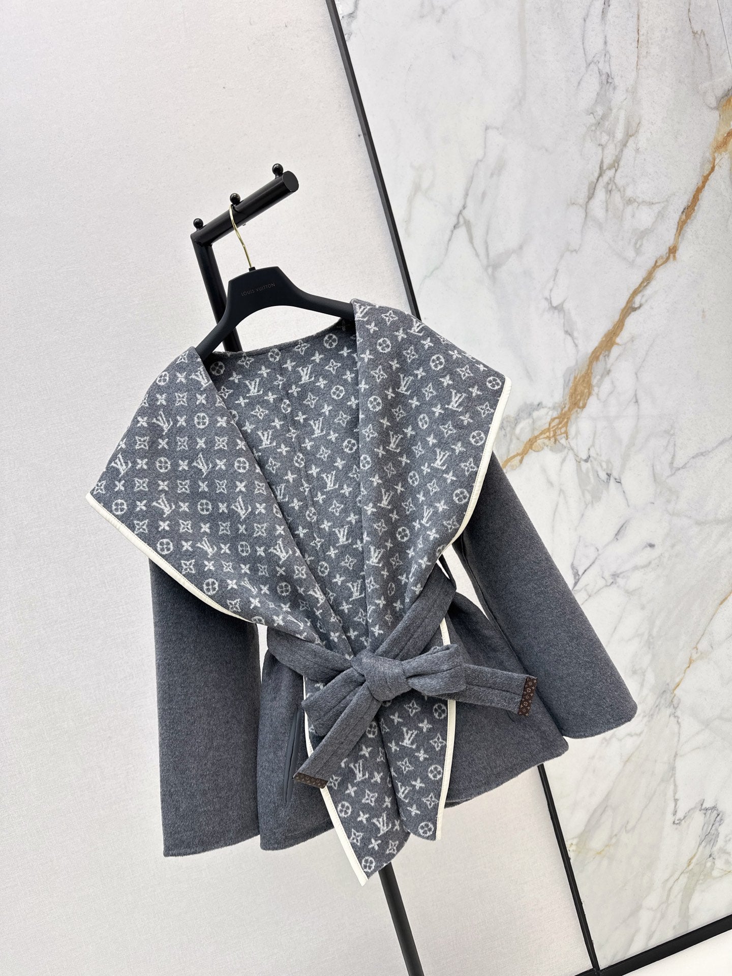 Loui 25fw reversible jacket