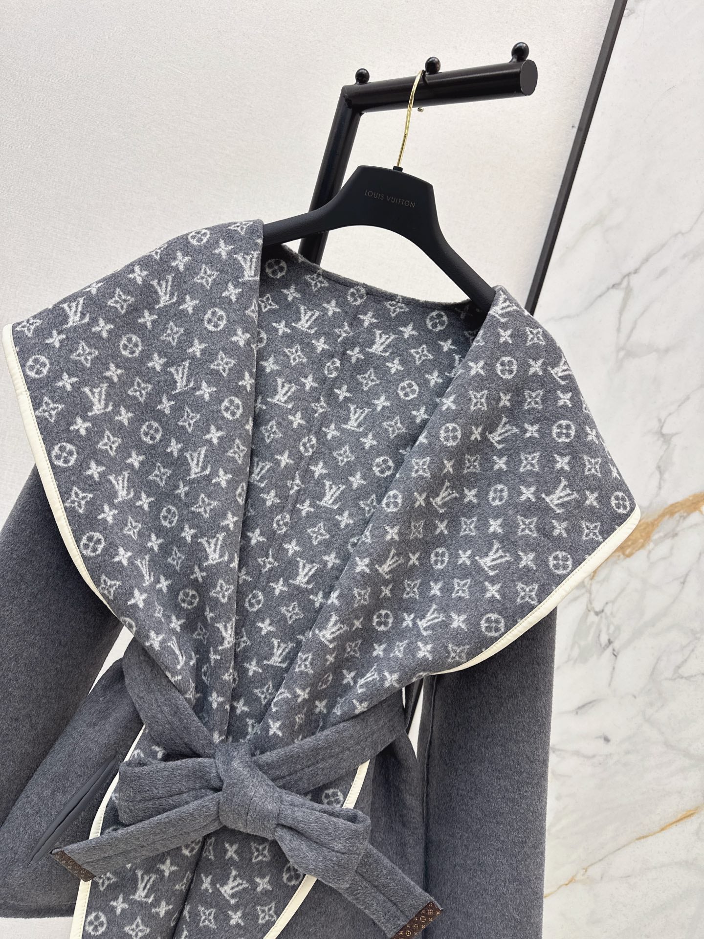 Loui 25fw reversible jacket