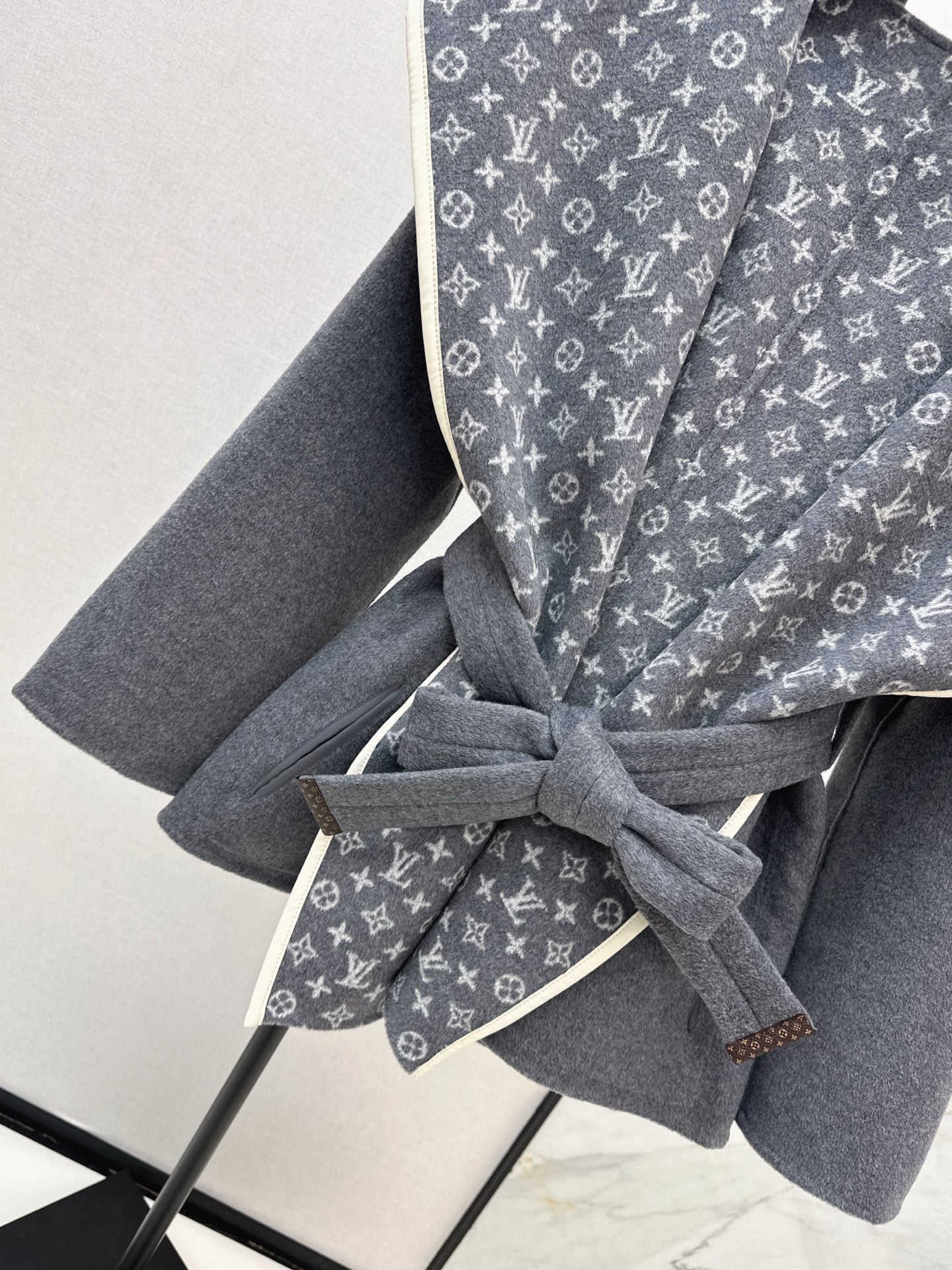 Loui 25fw reversible jacket