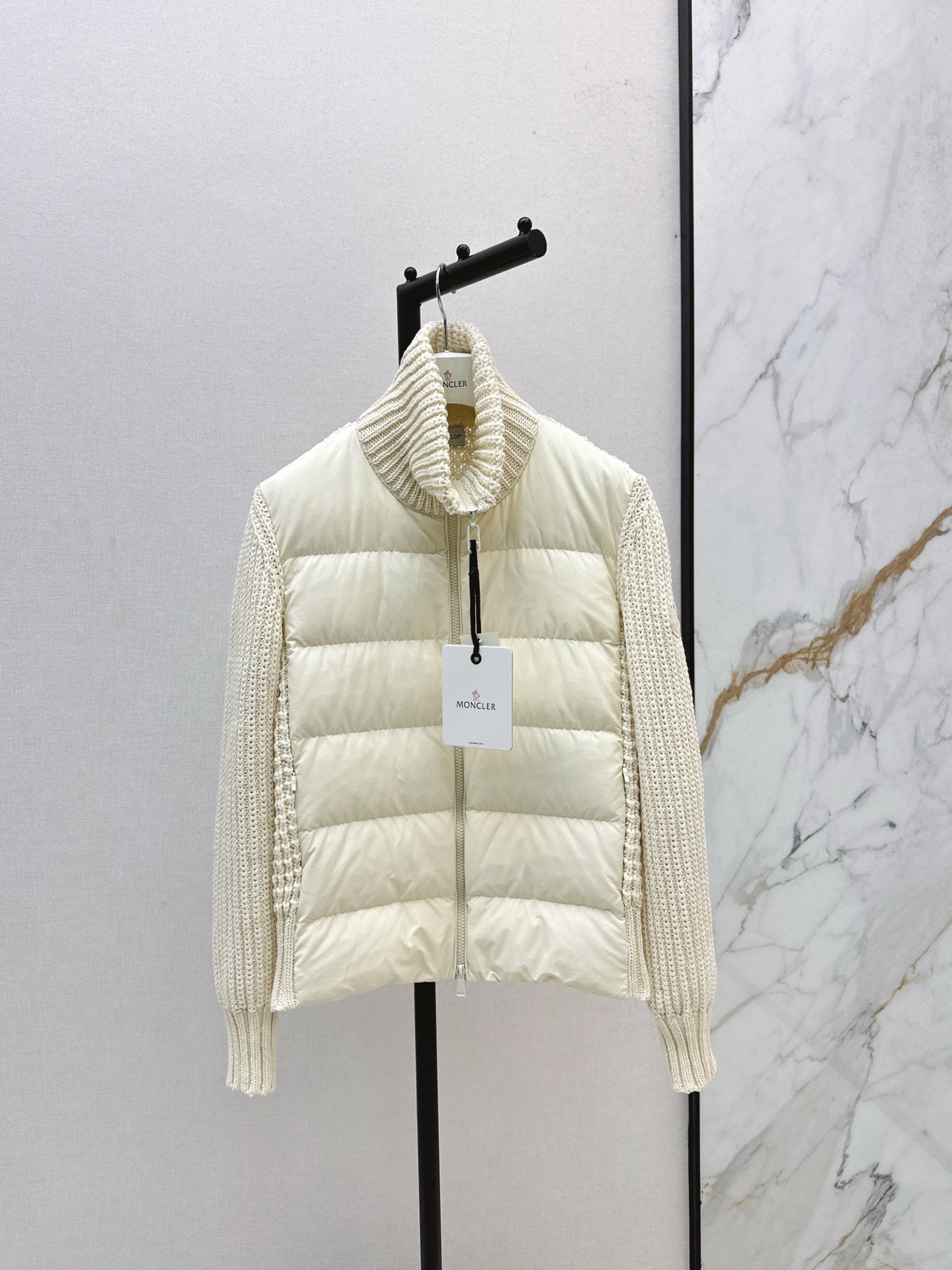 Monc 25fw down jacket