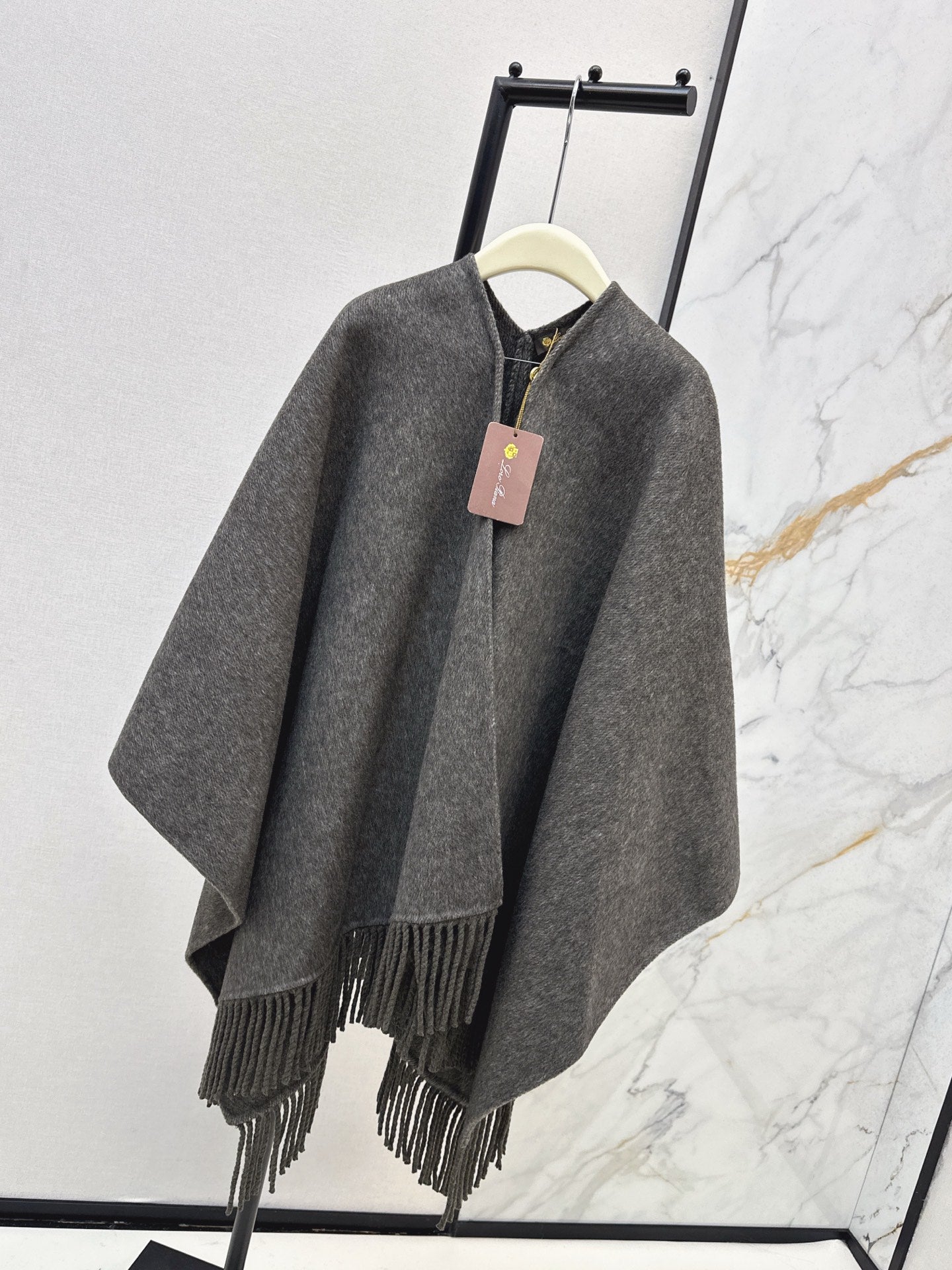 Brun 25fw wool cape