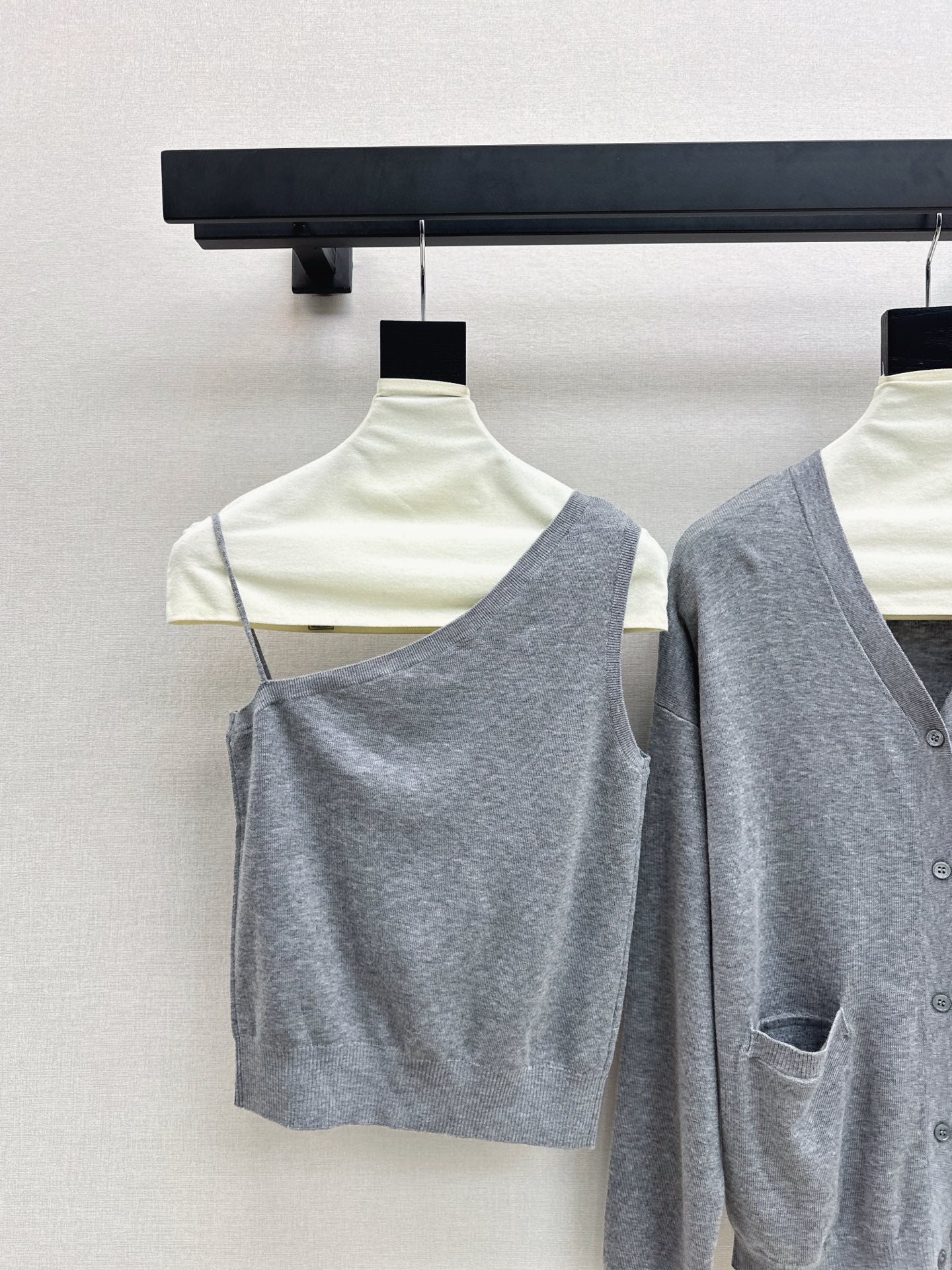 Miu 25fw knit cardigan vest set