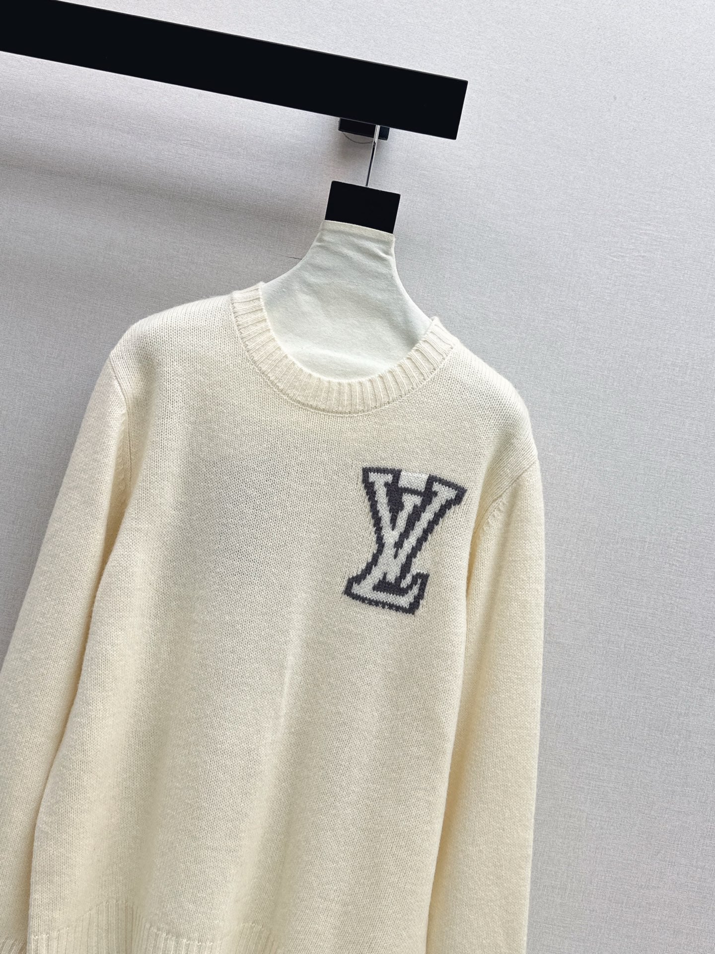 Loui 25fw jacquard sweater