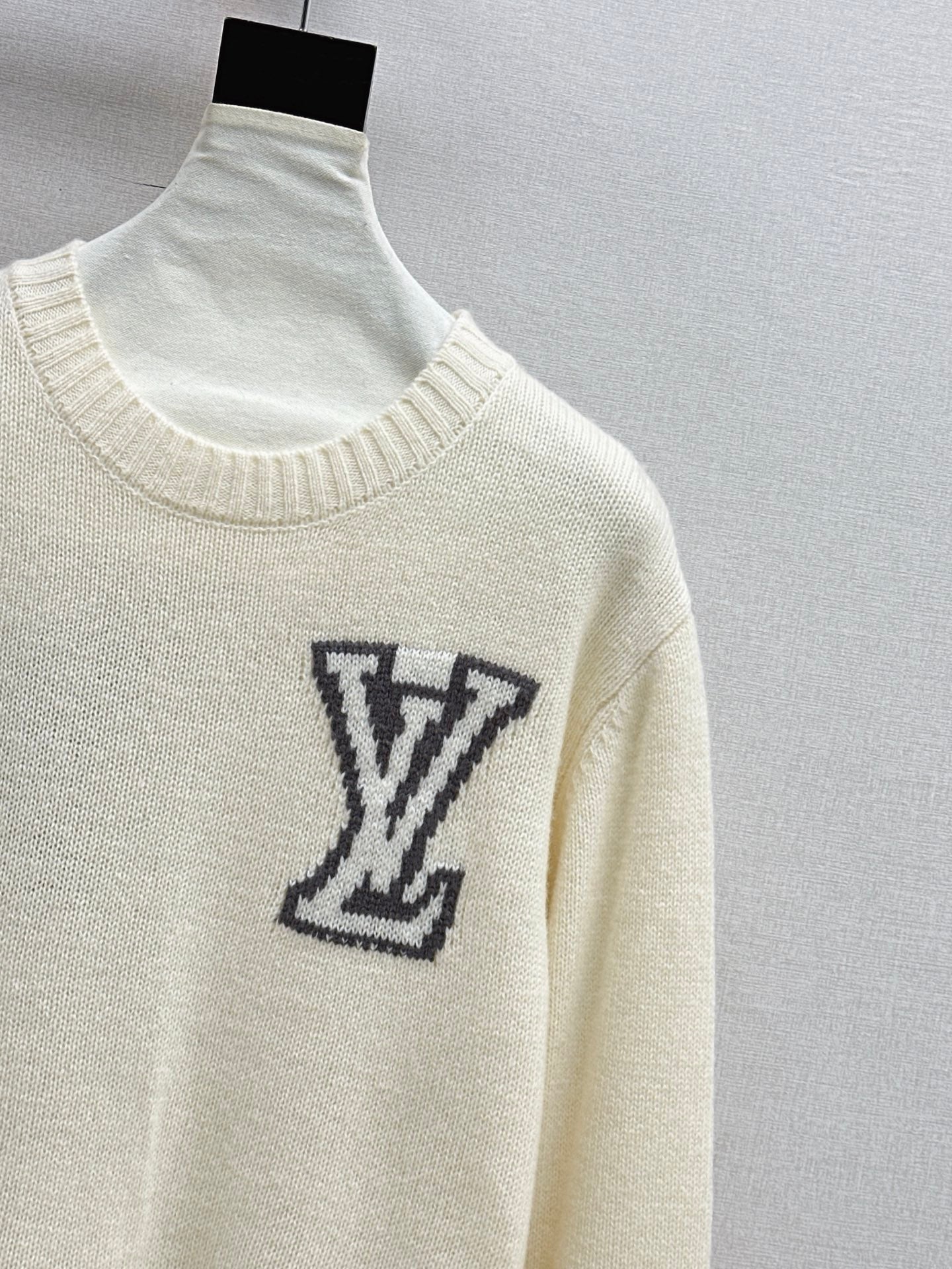 Loui 25fw jacquard sweater