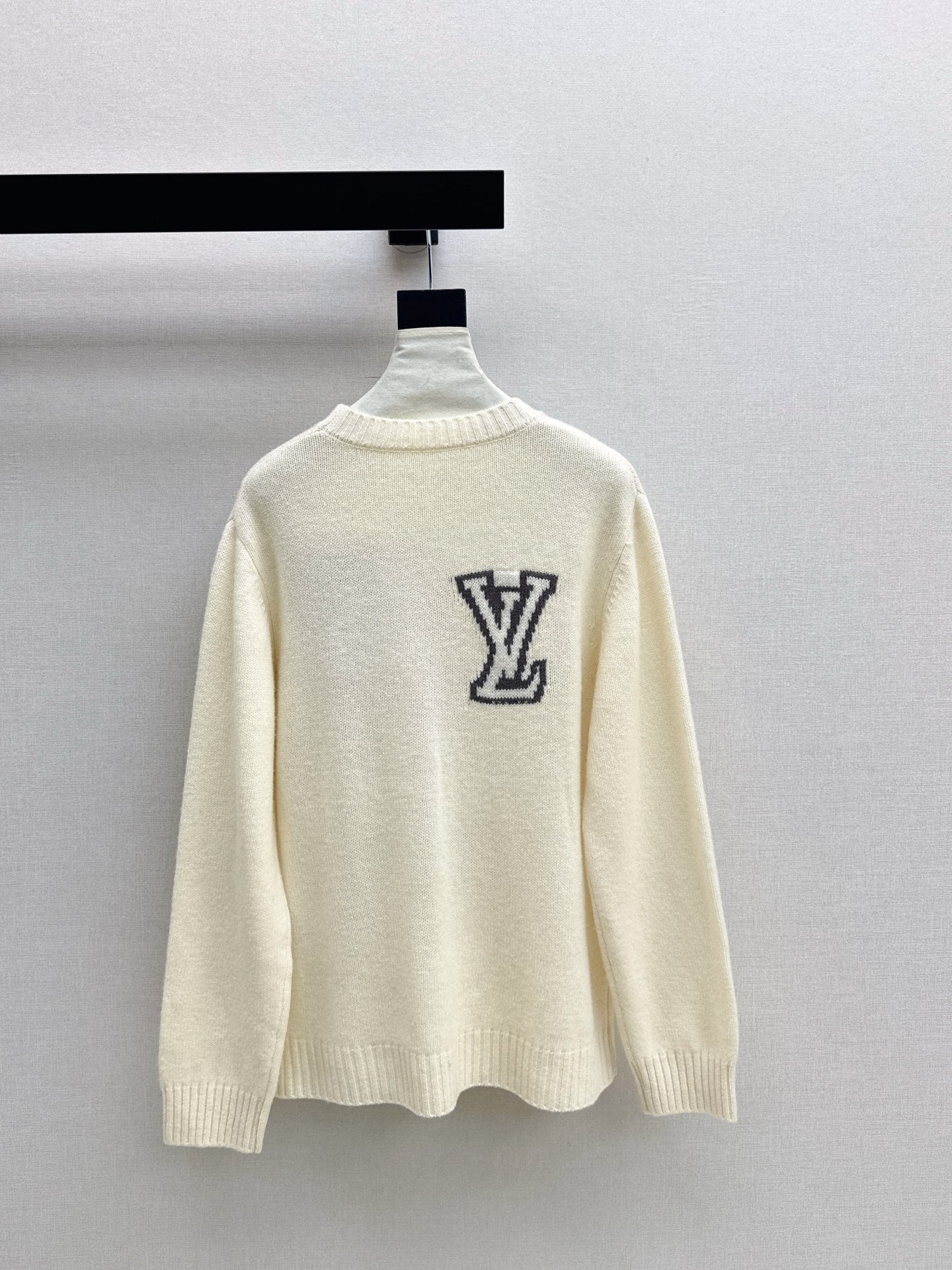 Loui 25fw jacquard sweater