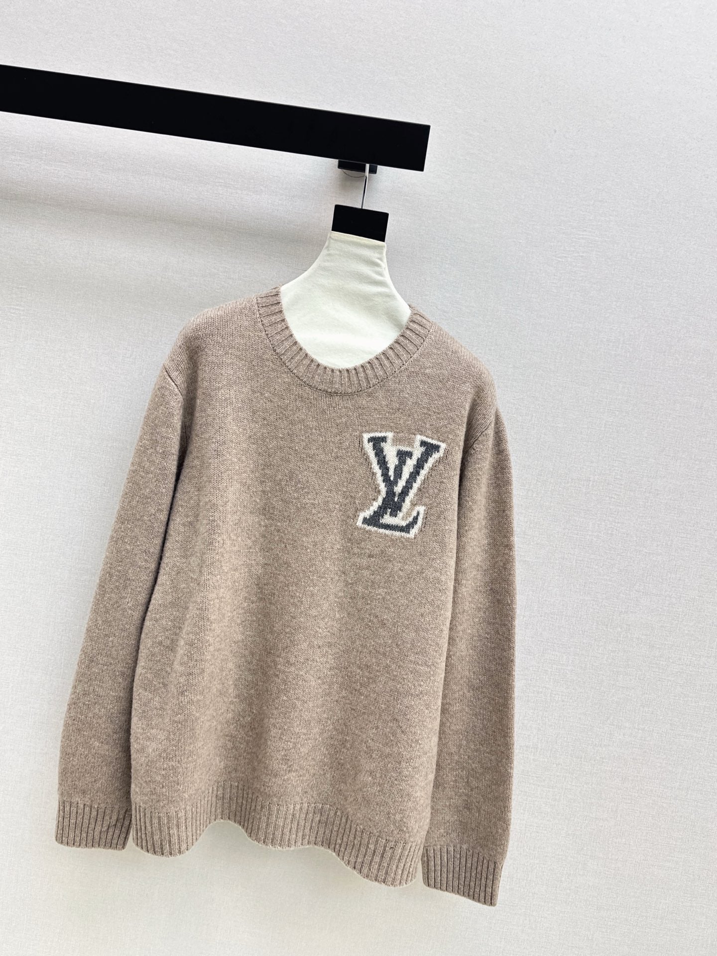 Loui 25fw jacquard sweater