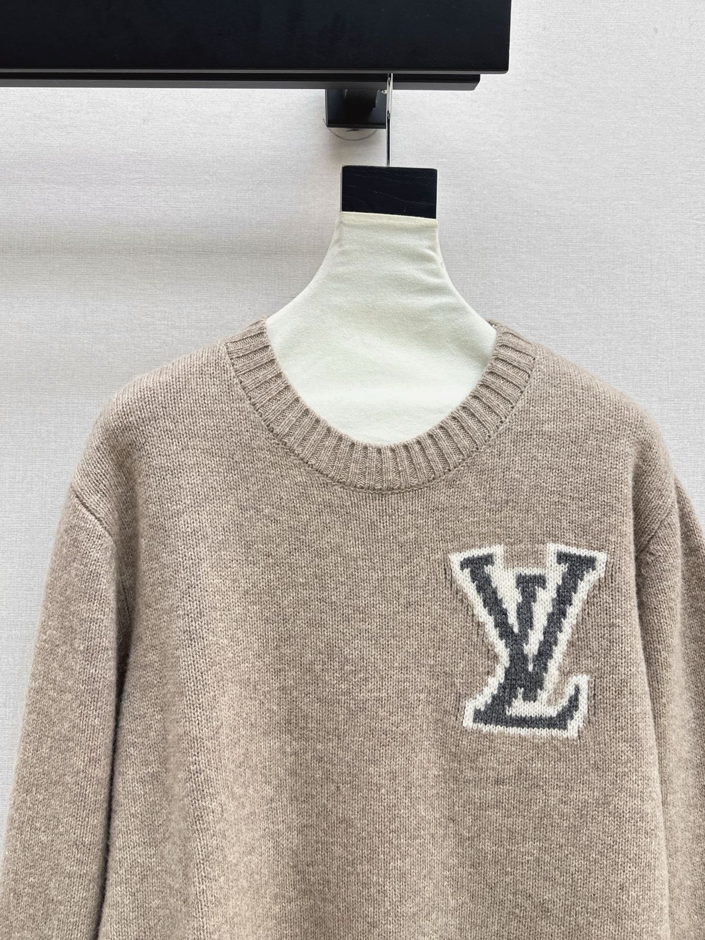 Loui 25fw jacquard sweater