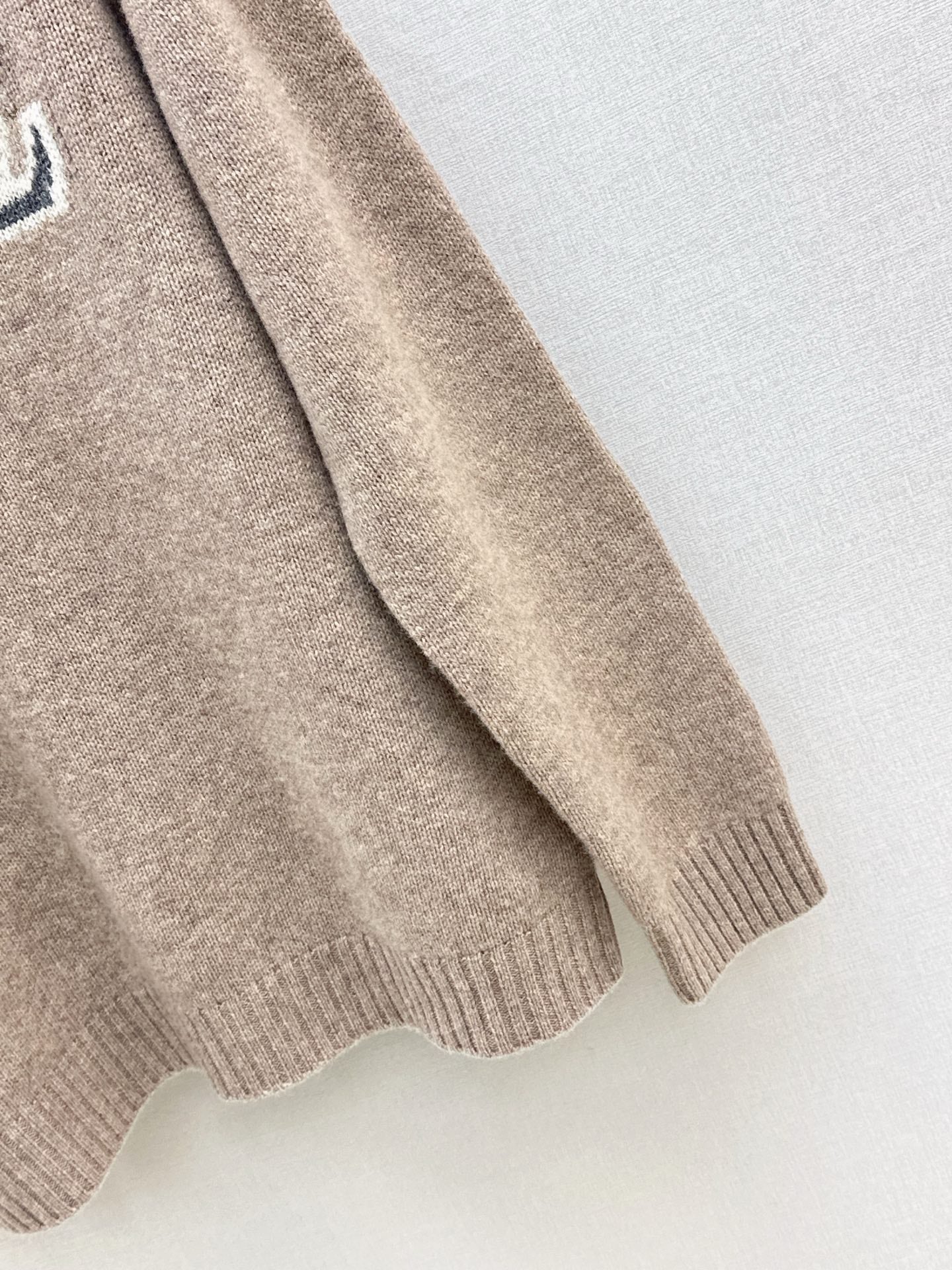 Loui 25fw jacquard sweater