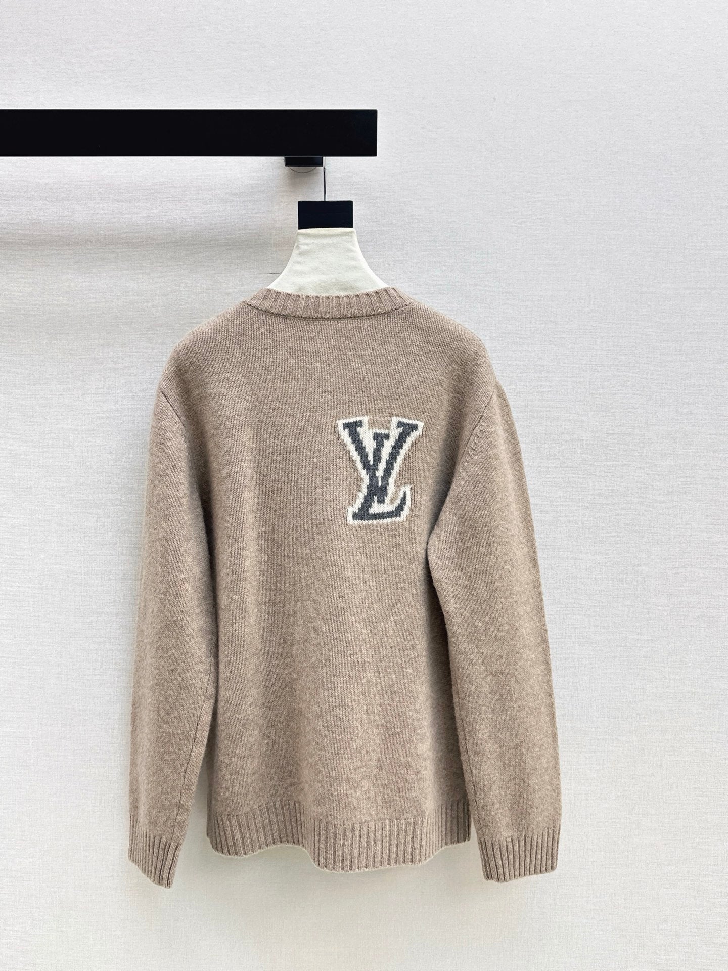 Loui 25fw jacquard sweater