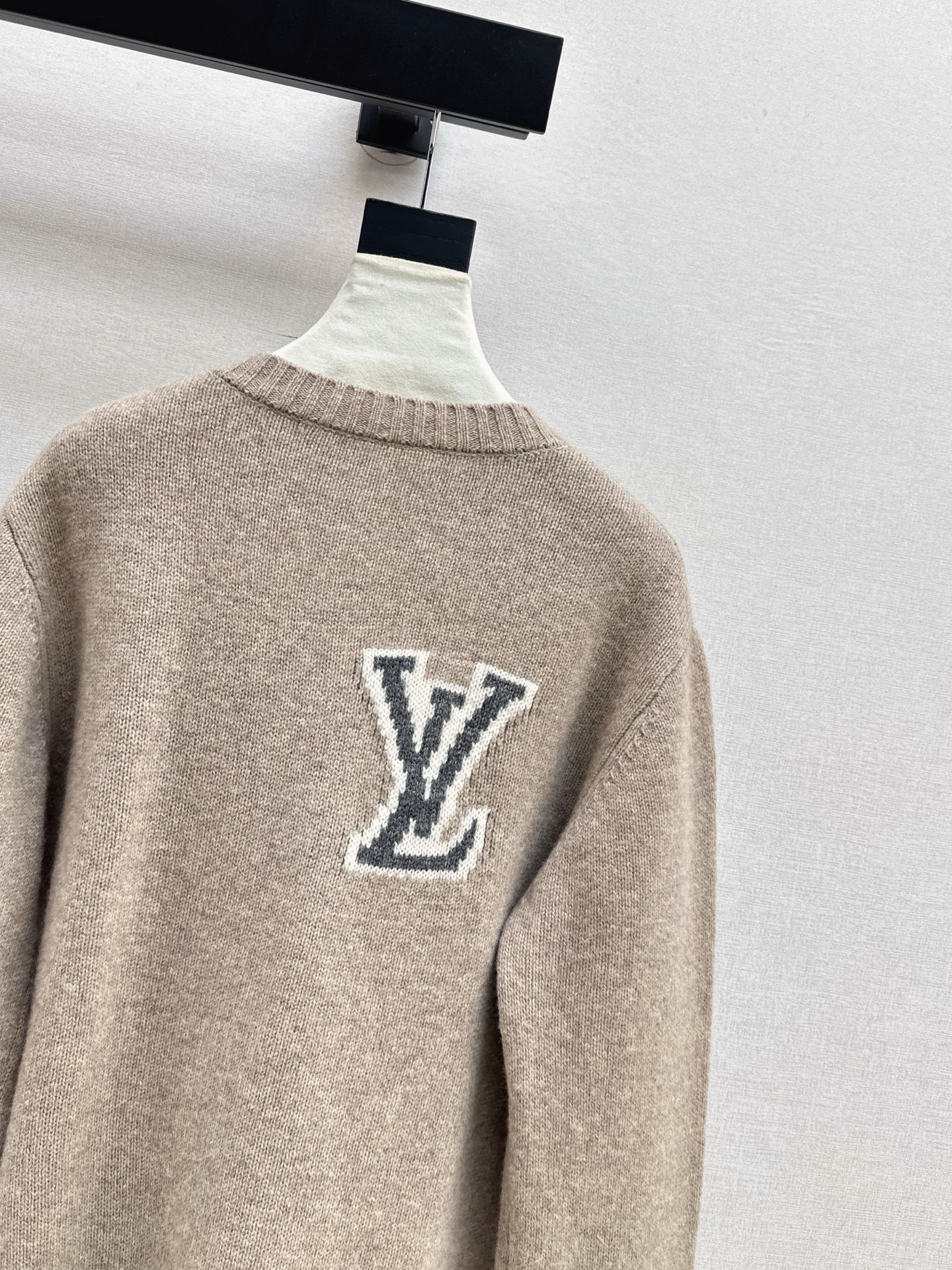 Loui 25fw jacquard sweater