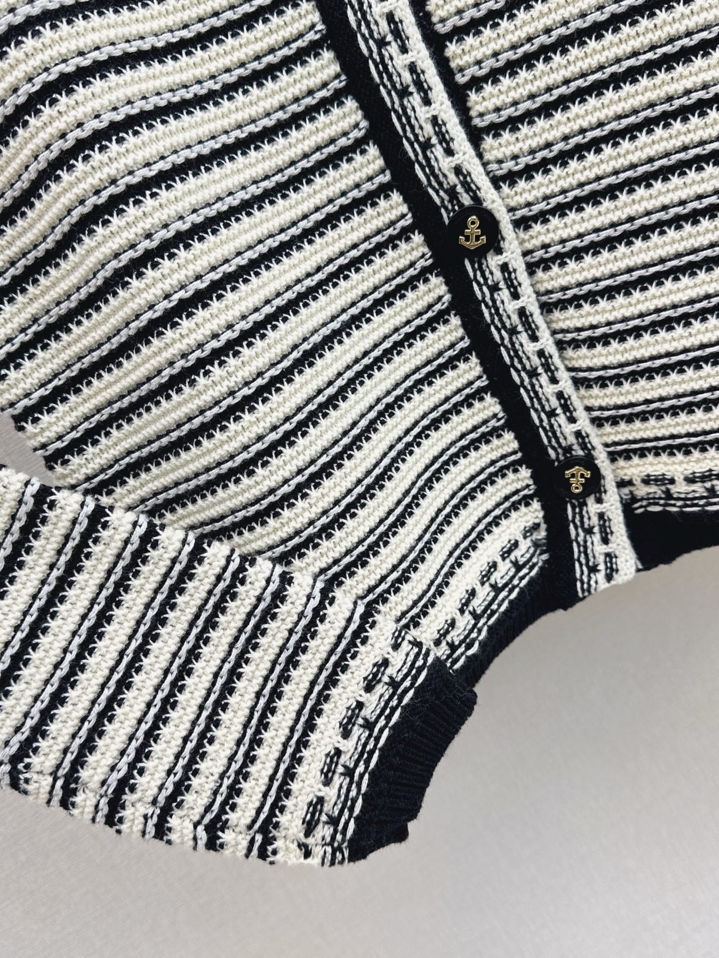 CD 25fw stripe cardigan