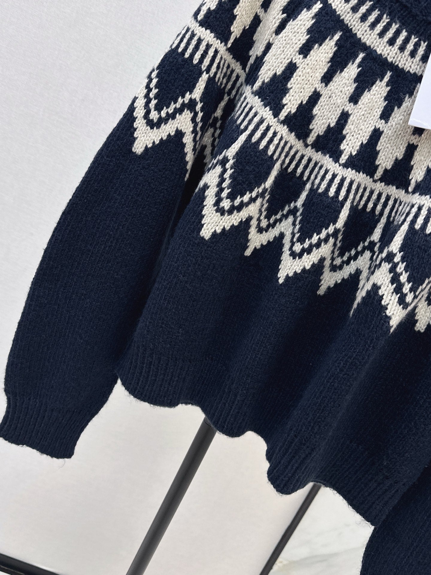 CD 25fw knitted sweater