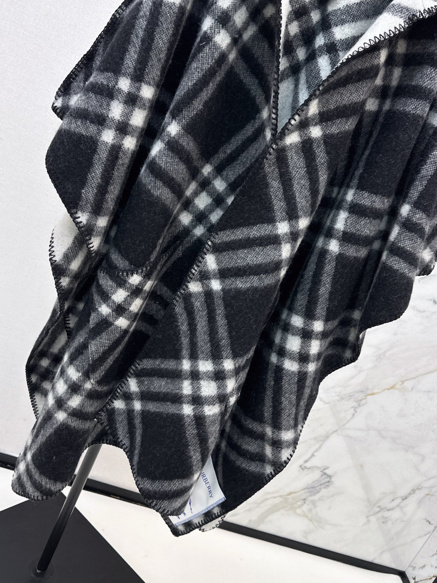 Bur 25fw hooded cape