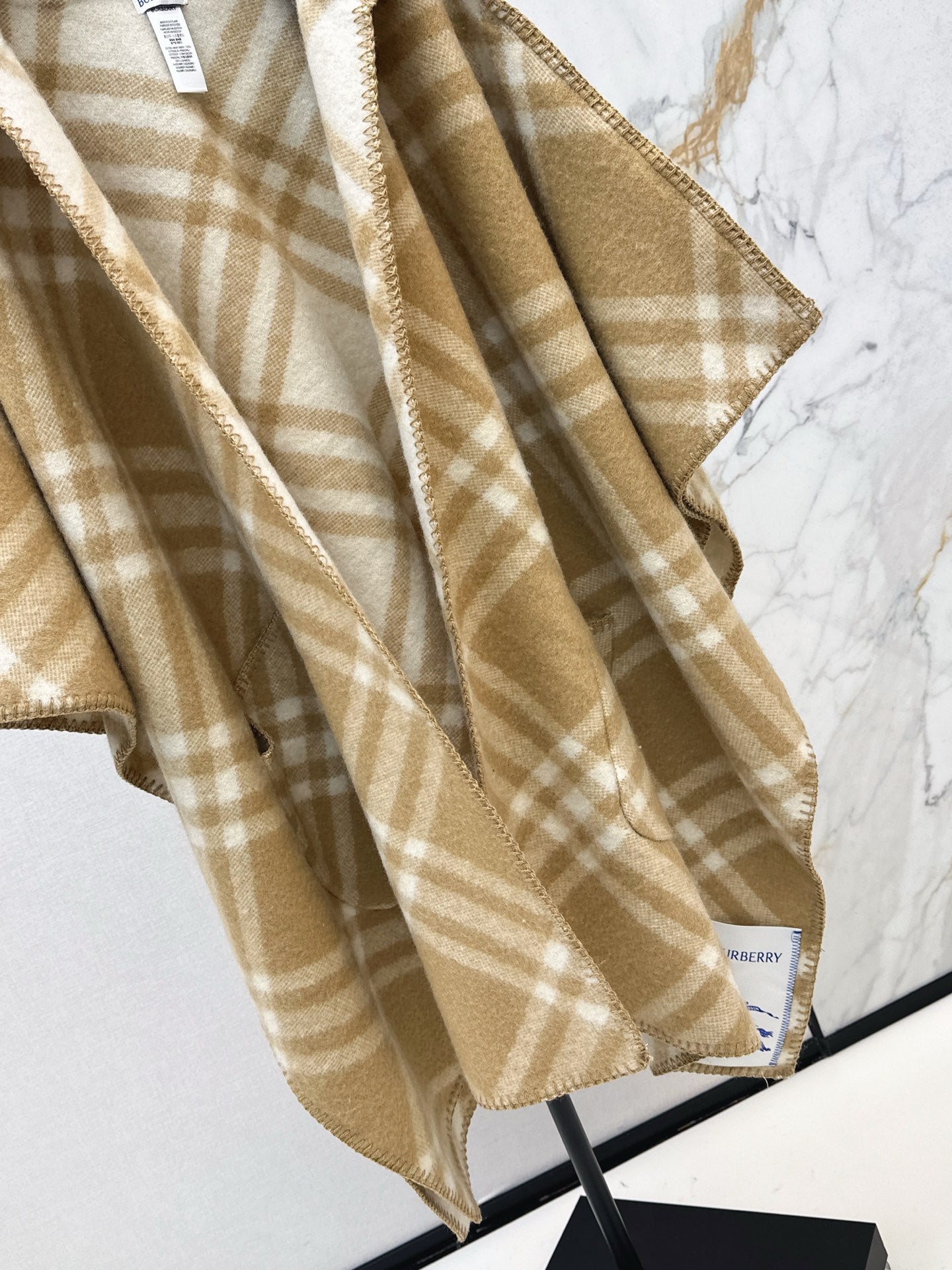 Bur 25fw hooded cape