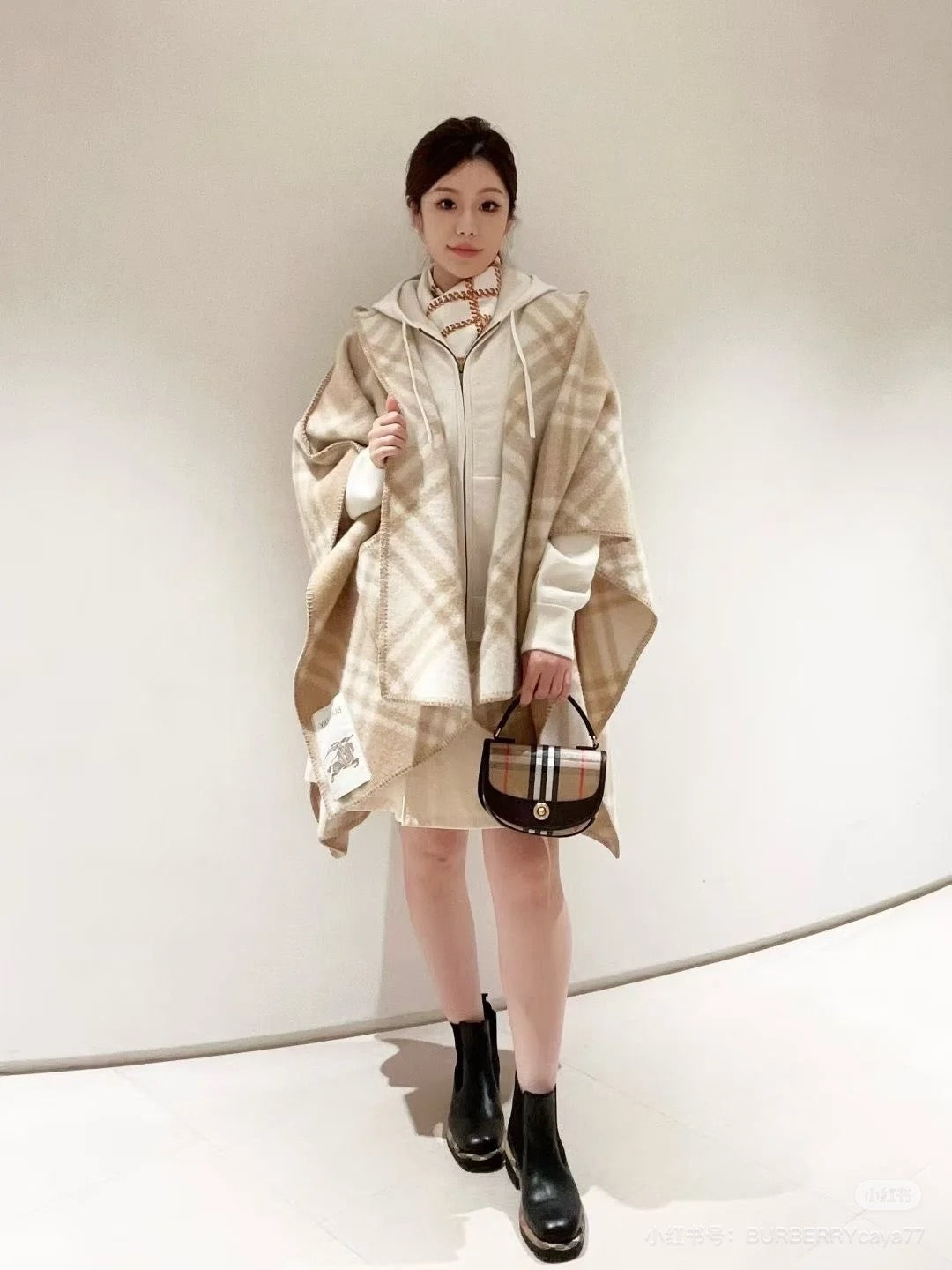 Bur 25fw hooded cape