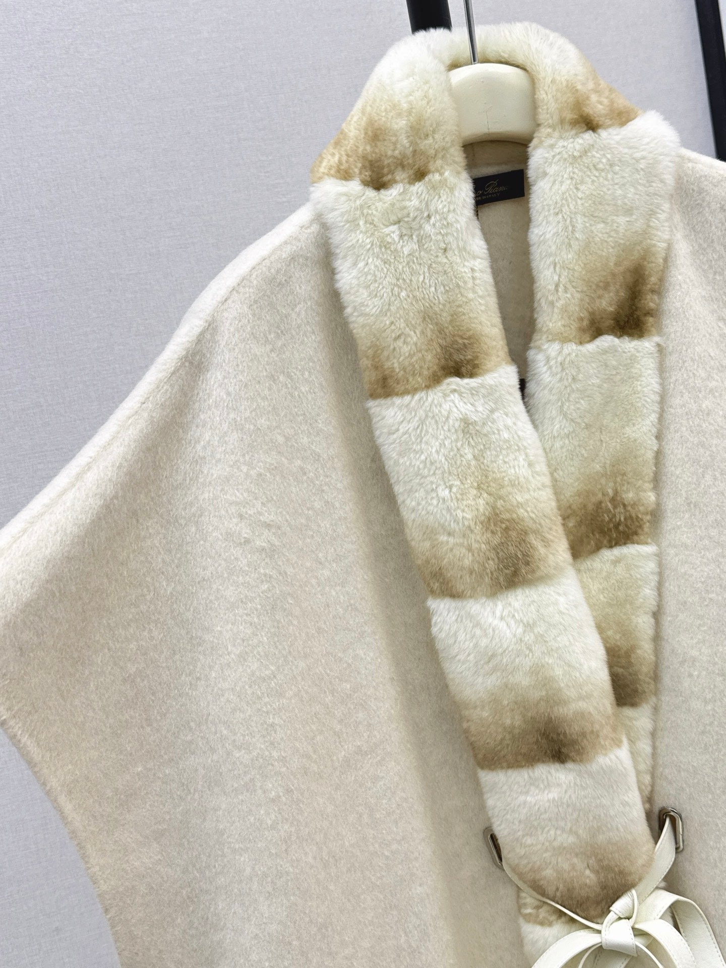 Loro 25fw woolen cape overcoats