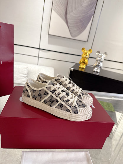 Guc sneakers