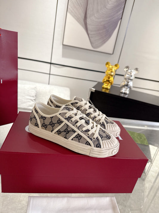 Guc sneakers