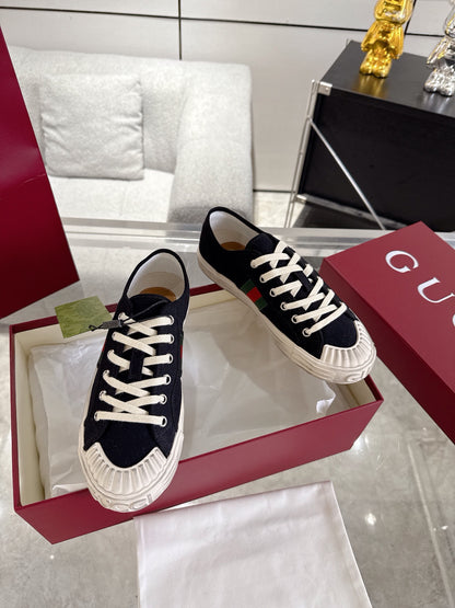 Guc sneakers
