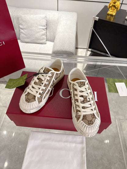 Guc sneakers
