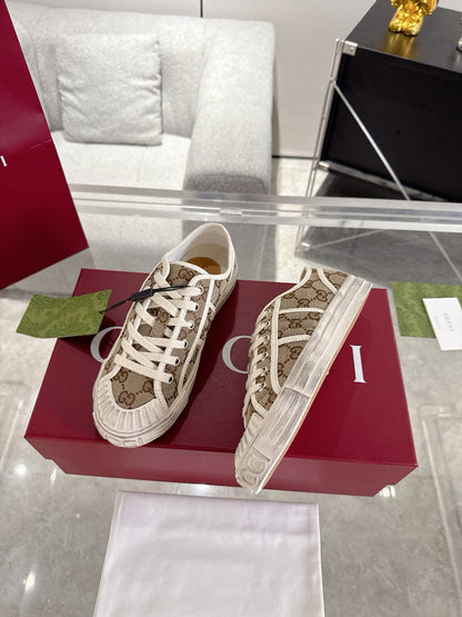 Guc sneakers
