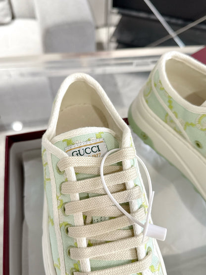 Guc thick soled canvas shoes